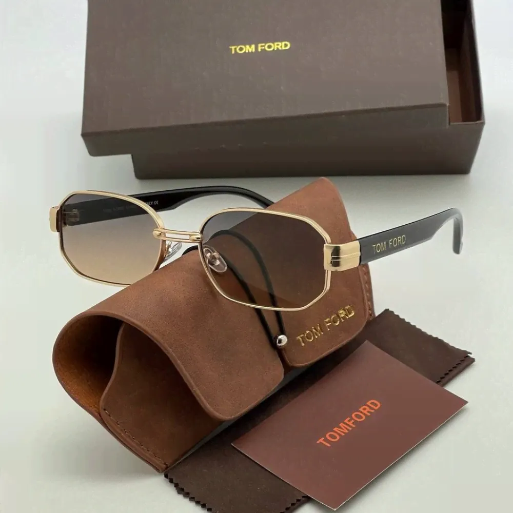 Солнцезащитные очки Tom Ford L4132-0